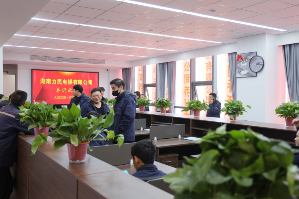 湖南力民电梯有限公司,邵阳电梯销售,邵阳电梯安装,湖南电梯维修,自动扶梯,自动人行梯