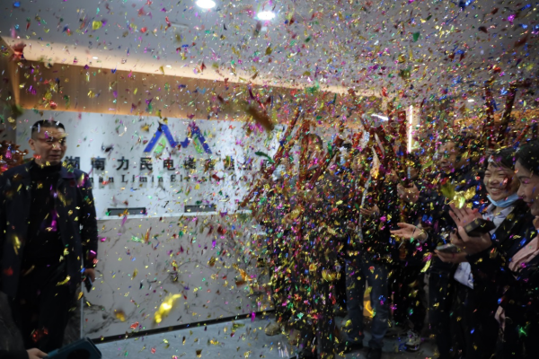湖南力民电梯有限公司,邵阳电梯销售,邵阳电梯安装,湖南电梯维修,自动扶梯,自动人行梯